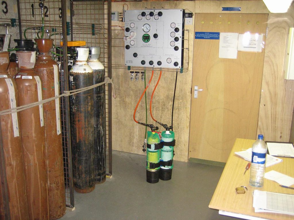 سیستم مخلوط کردن گاز با فشار جزئی هوا، اکسیژن و هلیوم